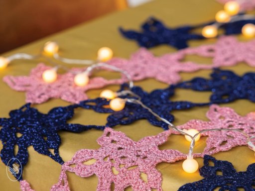 festive table runner 01