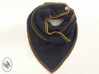 Asymmetric scarf