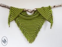 Cluster V-stitch shawl